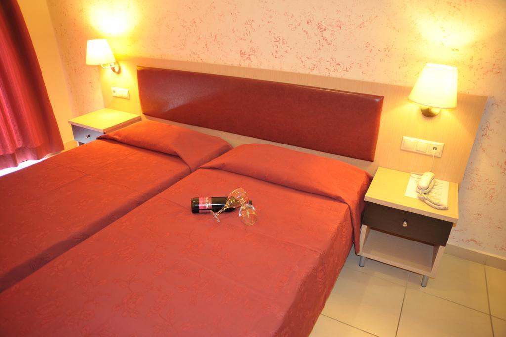 Anseli Hotel เกรมาสตี ภายนอก รูปภาพ